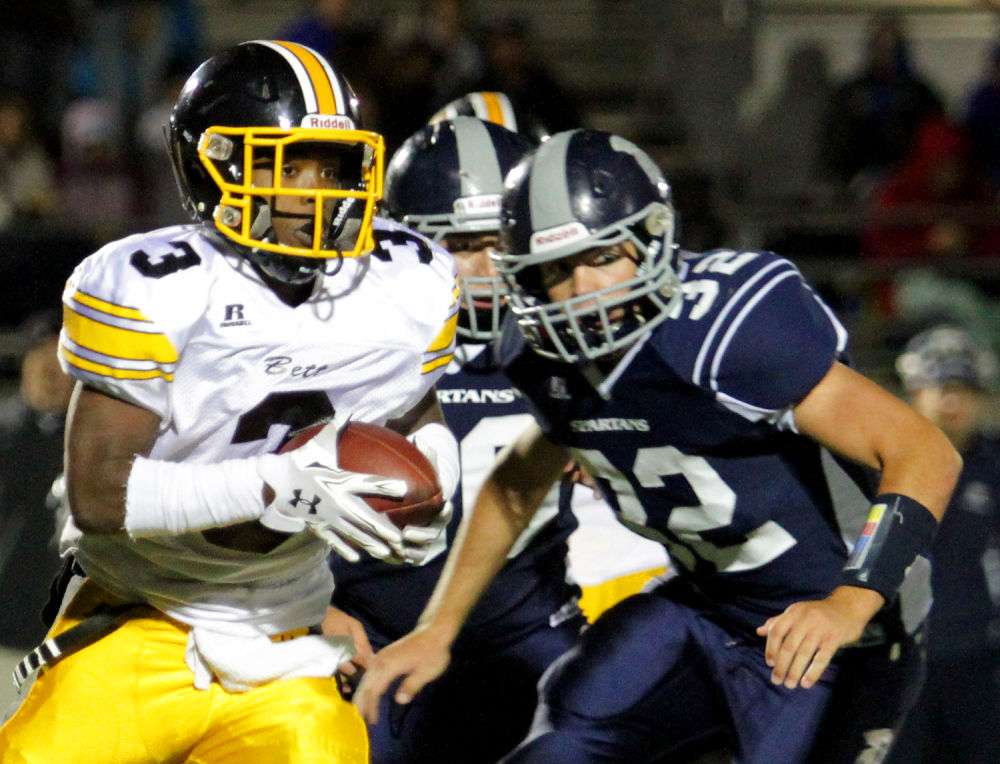 091214-bett-fball13